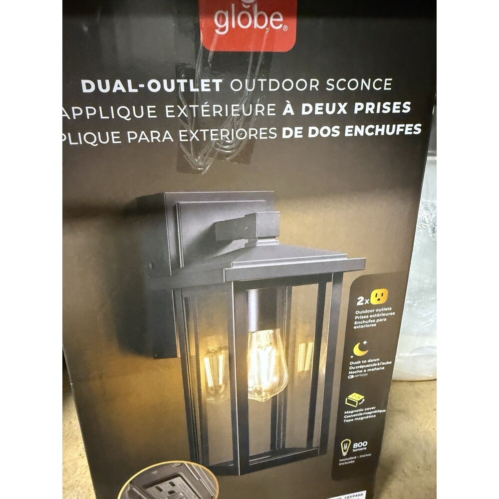 Globe Electric Duel Outlet 1-Light Outdoor Wall Sconce  800 lumens